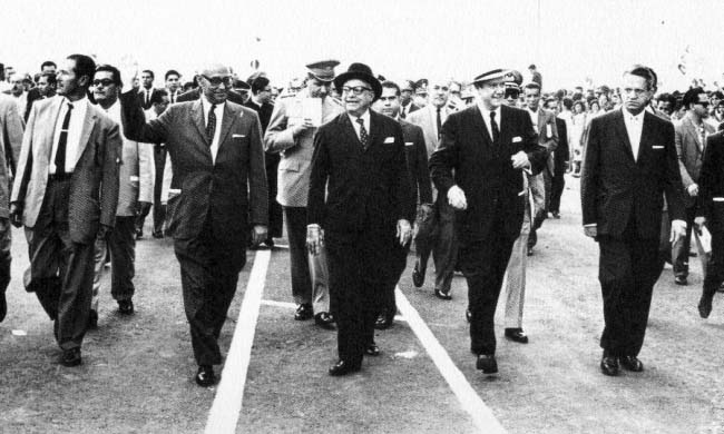 Ra&uacute;l Leoni, R&oacute;mulo Betancourt y Rafael Caldera.