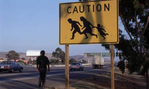 Cartel en la frontera EEUU-Tijuana.