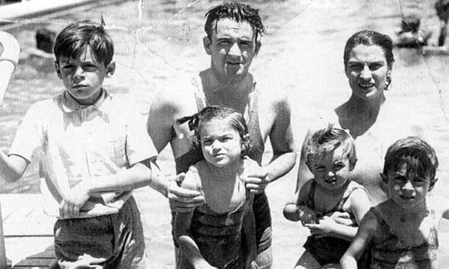 Ernesto Guevara y familia.