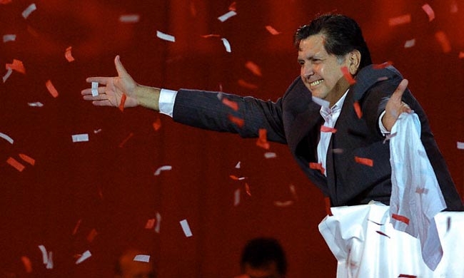 Candidato presidencial Alan García el 01 de junio del 2006 durante su campaña electoral.