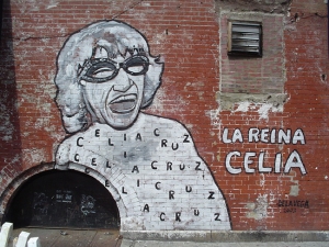 Graffiti de Celia Cruz por James de la Vega en Harlem, Nueva York, el 10 de mayo del 2004.