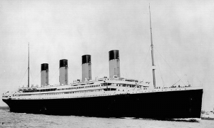 RMS Titanic partiendo de Southampton el 10 de abril de 1912.